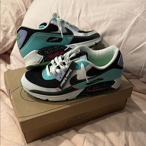 Nike Air Max 90 Shoes - Black, White, Green